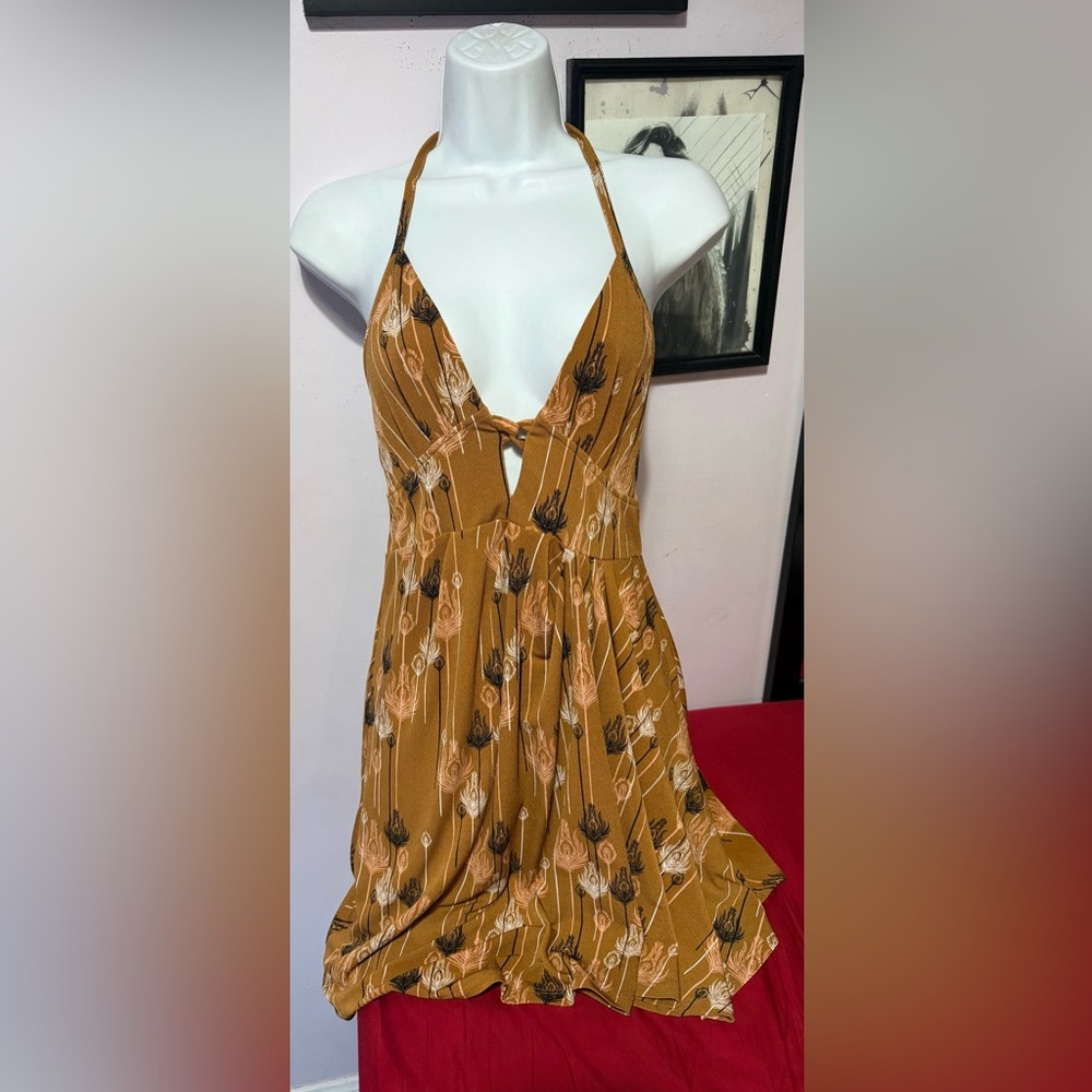 ✨Free People 100% Rayon Halter Dress✨